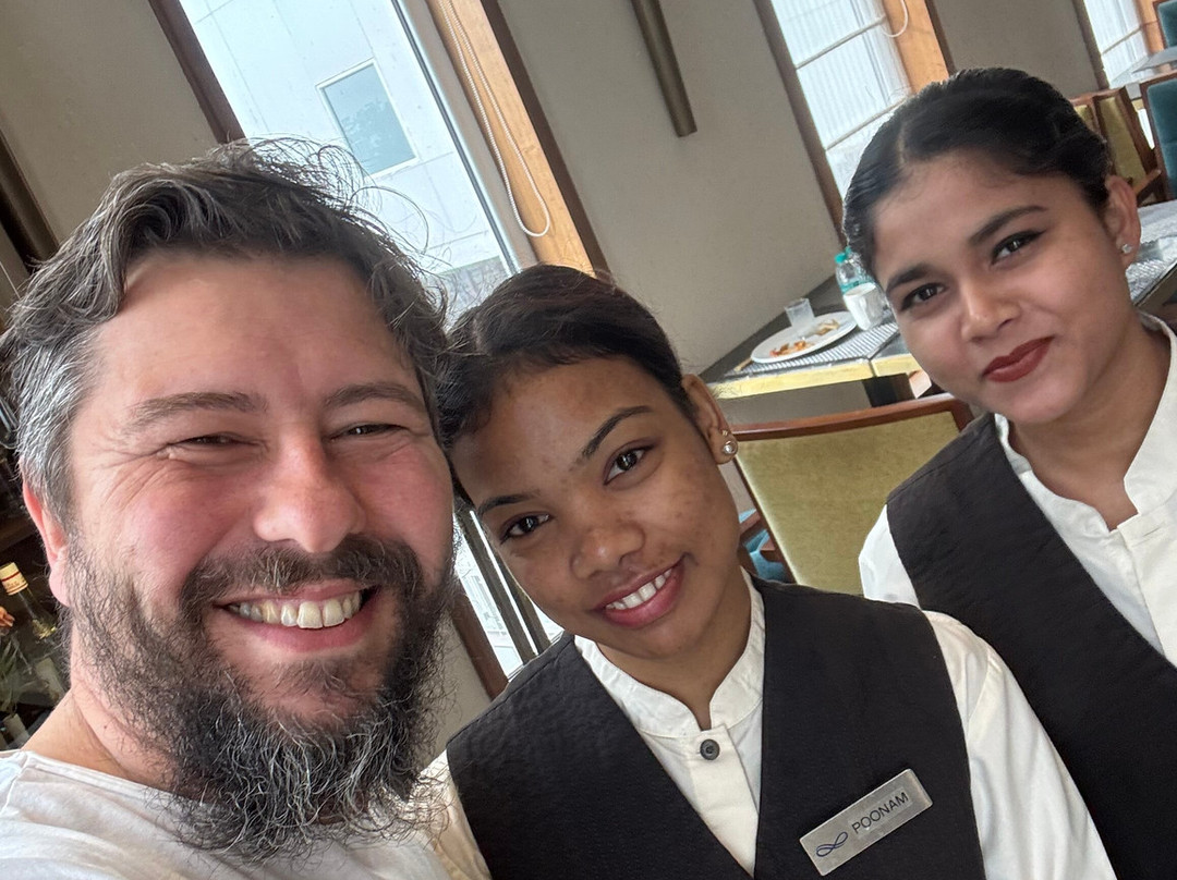 Iris Sarovar Portico主图