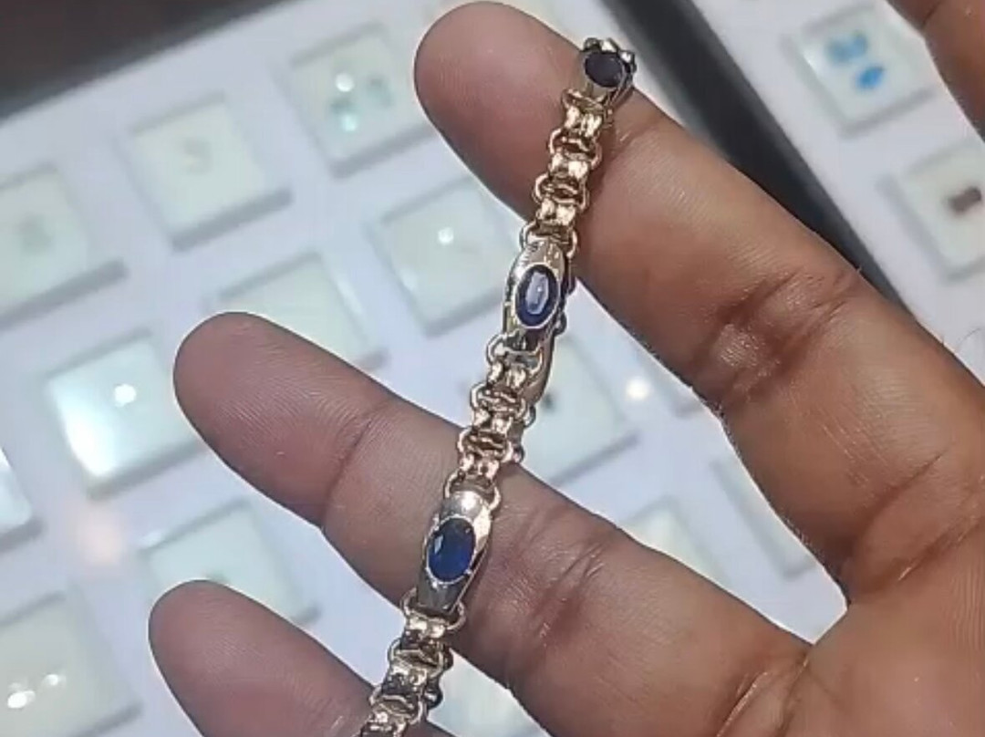 Forbes Gems & Jewellers-加勒必去景点