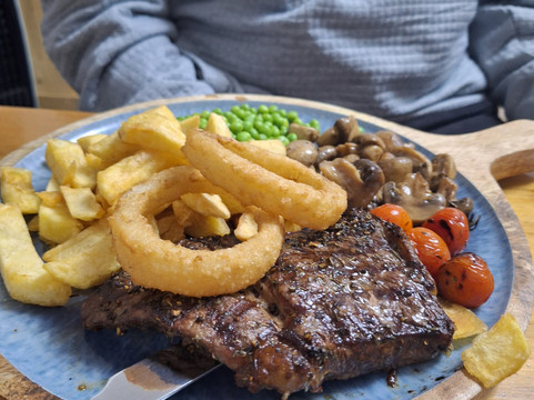 The Boat & Anchor Inn主图