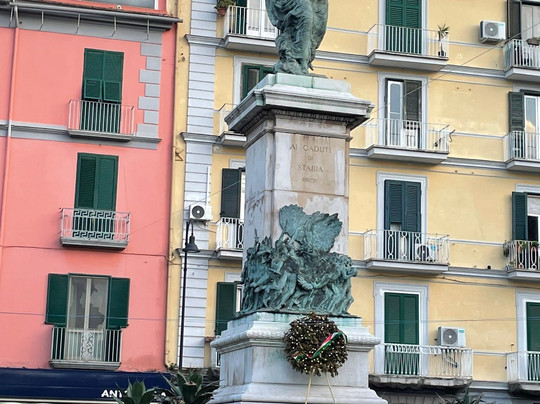 Monumento ai Caduti-斯塔比亚海堡必去景点