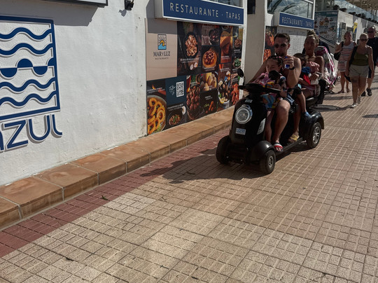 Playa de Los Cristianos-洛斯克里斯蒂亚诺斯必去景点