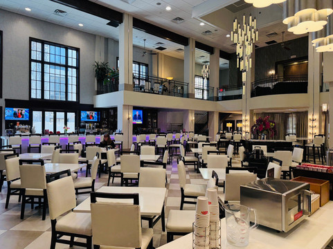 希尔顿欢朋套房酒店-费尔菲尔德主图