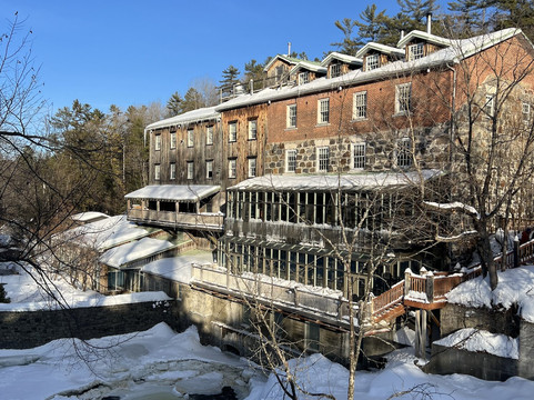 木林威克菲尔德水疗酒店主图