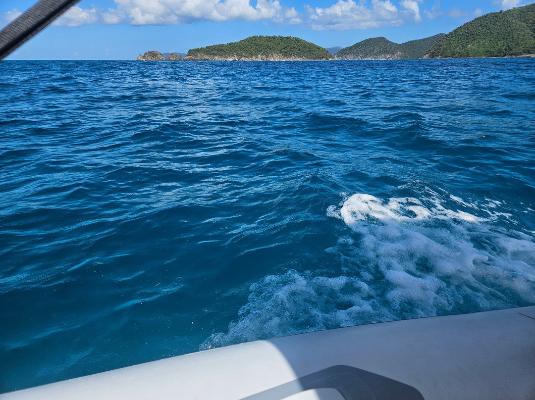 St John Dinghy Rentals-克鲁兹湾必去景点