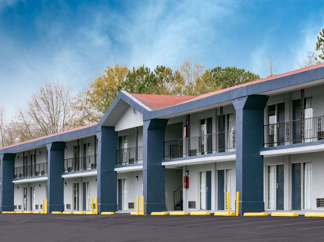 Jackson酒店住宿-Super 8 by Wyndham Locust Grove