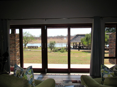 阿拉修萨野生动物园酒店主图