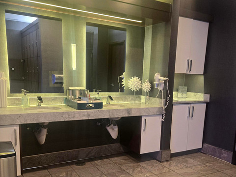 飞鹰度假娱乐场酒店主图