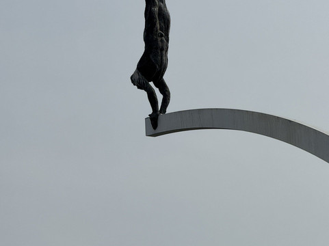 Le plongeur et son arc-列日必去景点