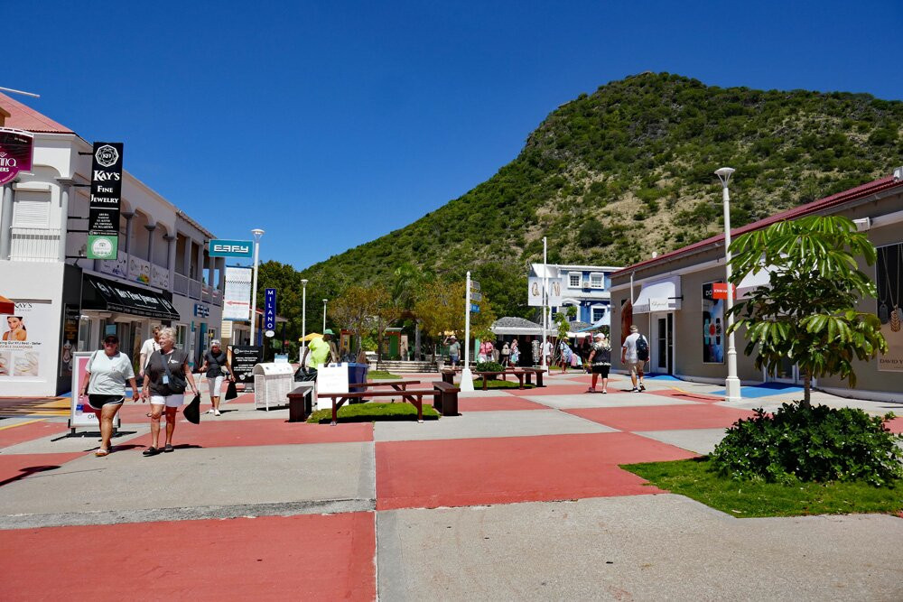 Harbour Point Village-菲利普斯堡必去景点