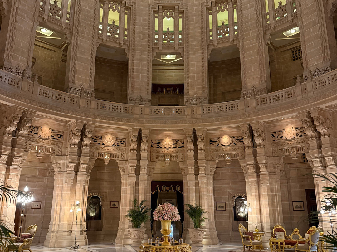 乌麦德巴哈湾皇宫酒店主图