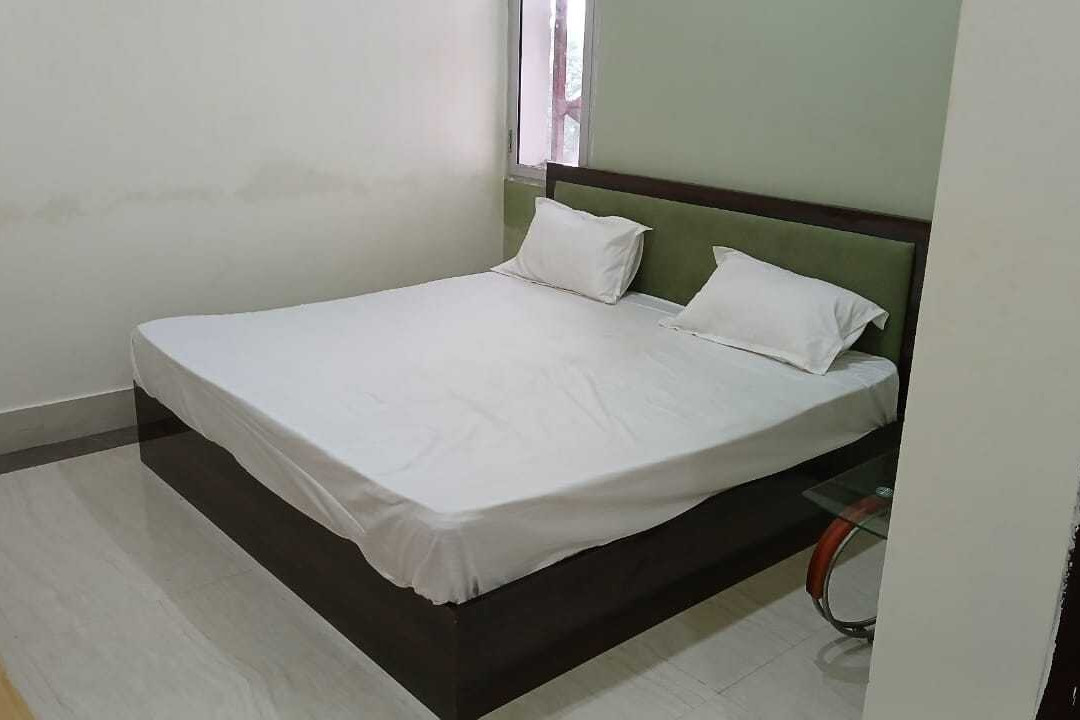 Hotel O JR Palace