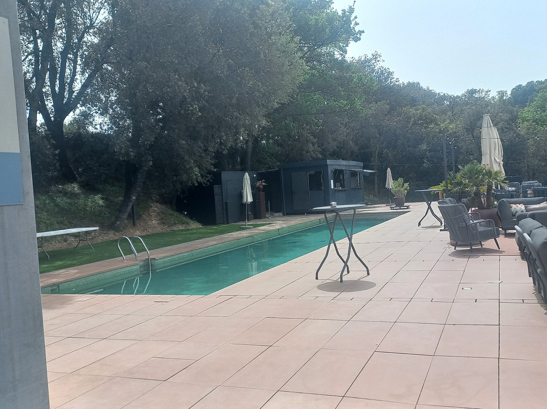 德恩波达山庄酒店主图