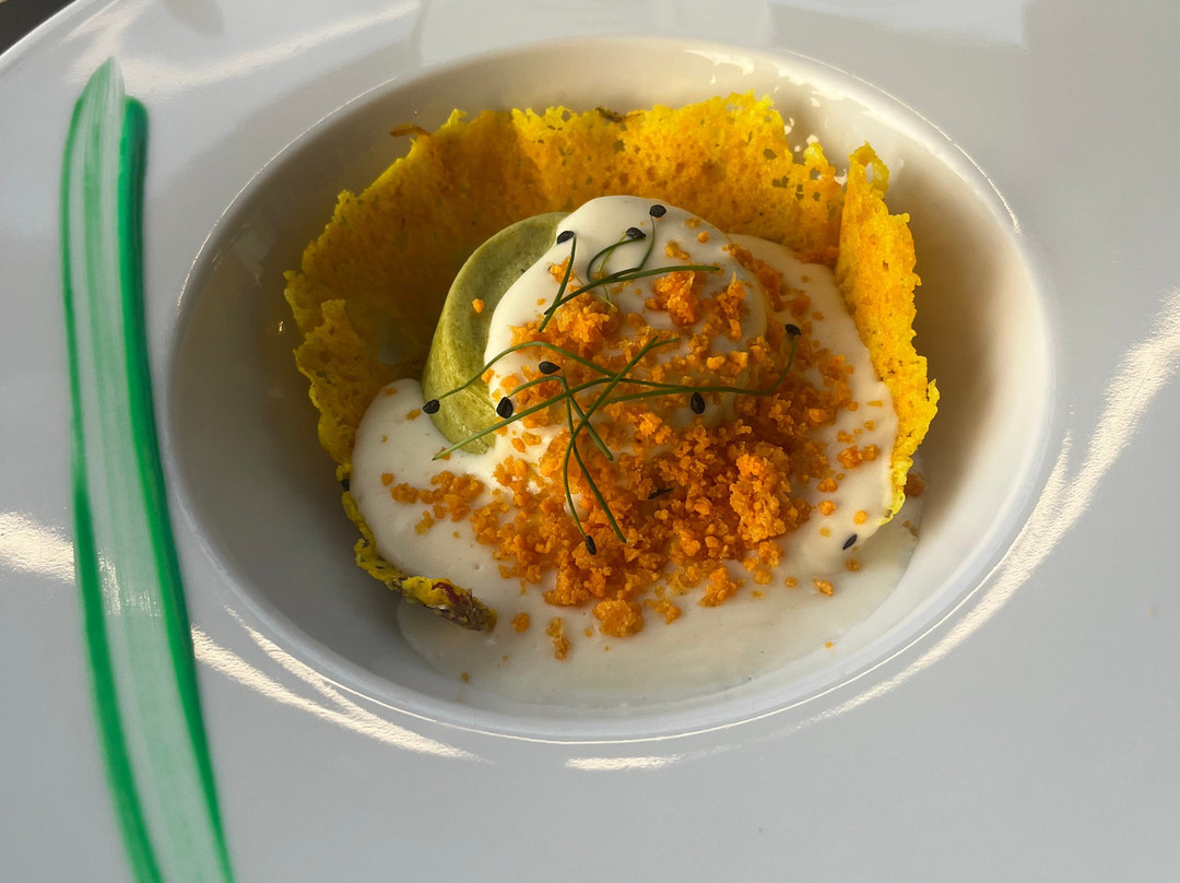 卡斯泰洛湖滨酒店主图