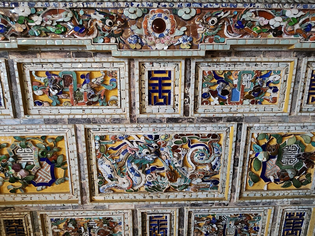 Imperial Tomb of Dong Khanh-顺化必去景点