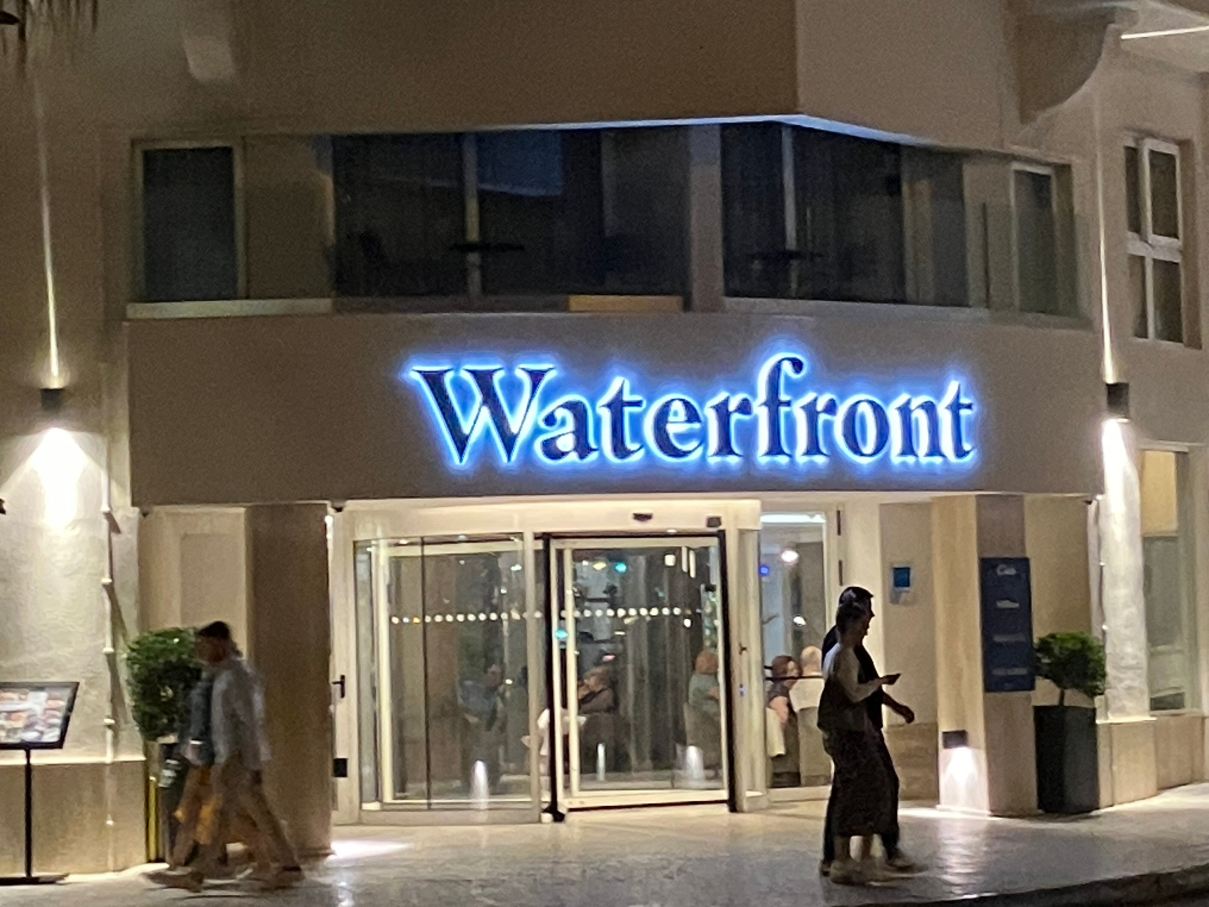 海滨酒店-旅行者
