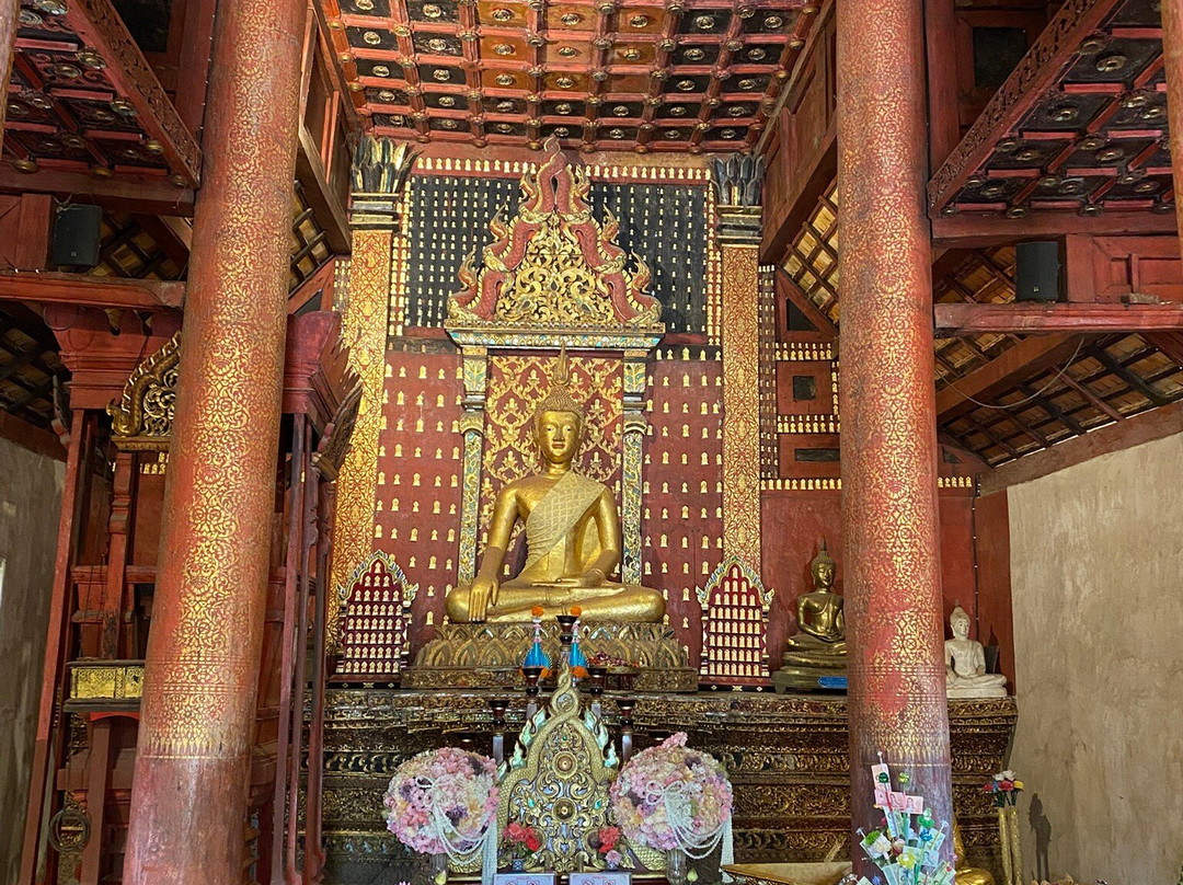 Wat Ton Kwen (Wat Intharawat)-限隆必去景点