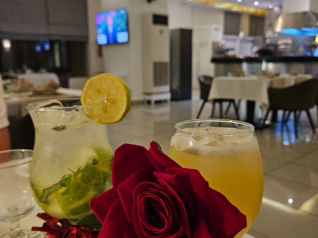 苏塞宫水疗酒店主图