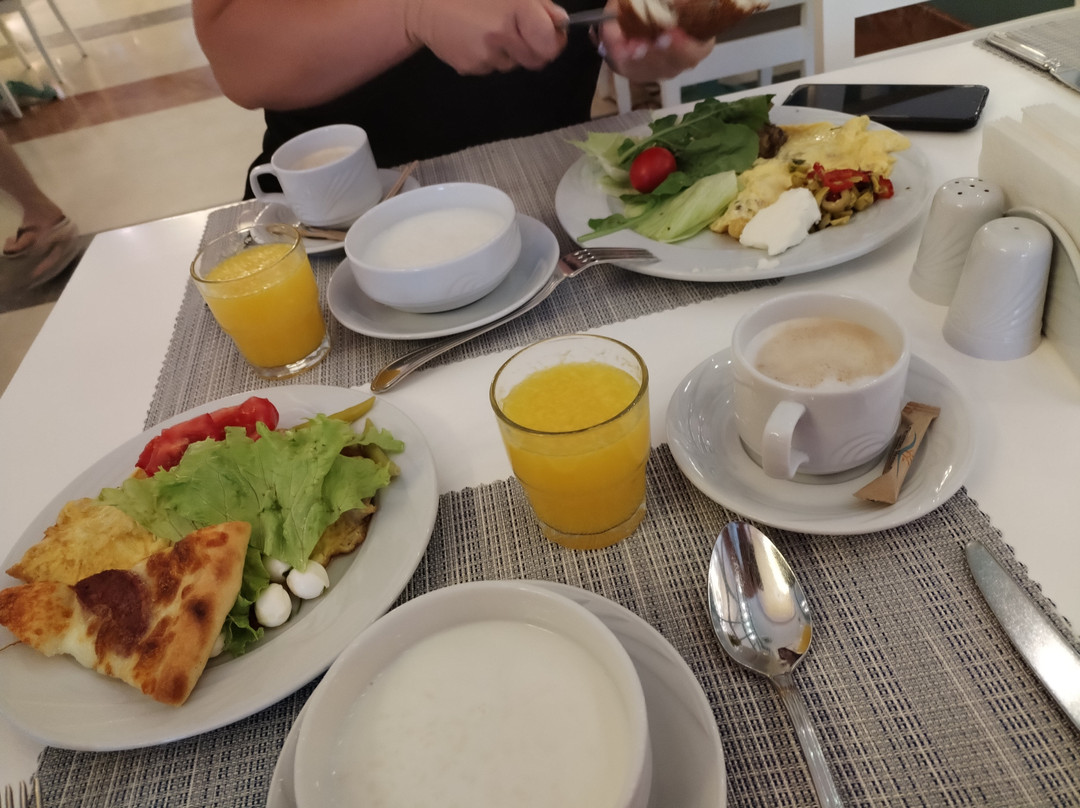 Quattro Beach Spa & Resort Hotel主图