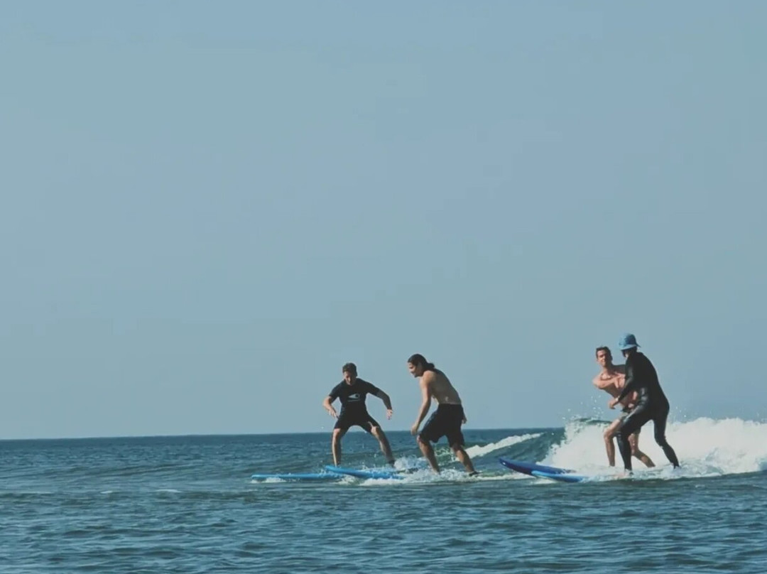 Island surf school-Le Grand-Village-Plage必去景点