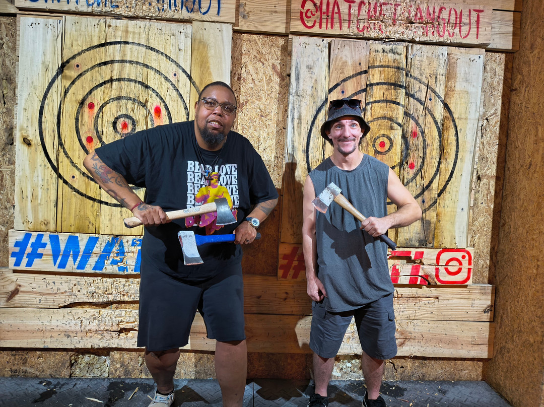 Hatchet Hangout - Axe Throwing St Pete-圣彼德斯堡必去景点