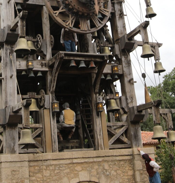 Puy du Fou Le Grand Carillon-莱瑟佩瑟必去景点