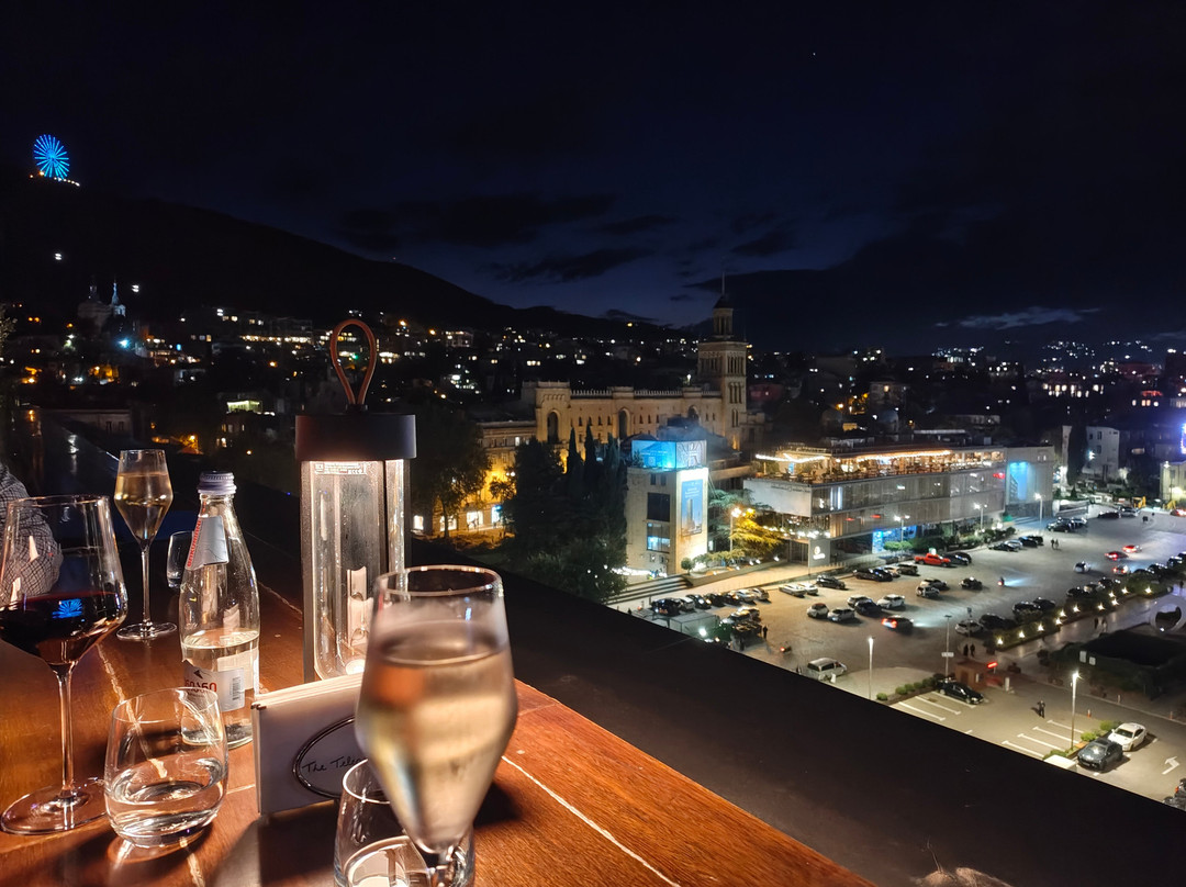 Rolling Stone Rooftop Bar