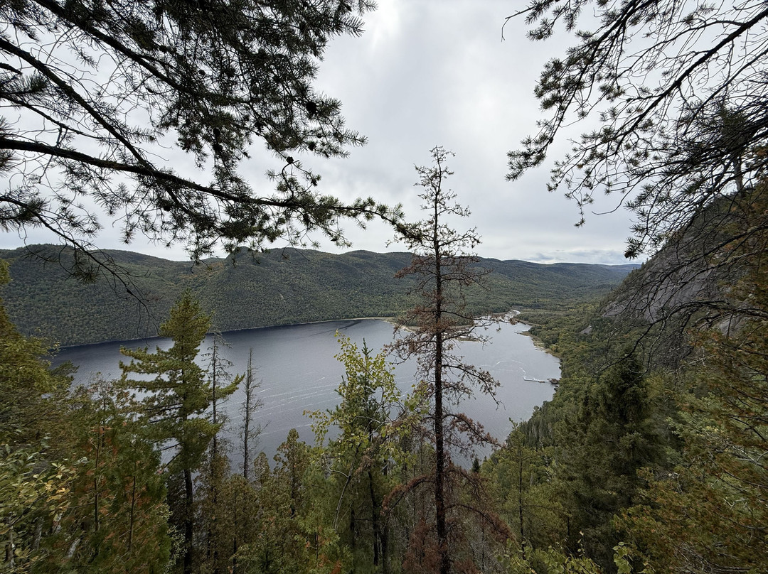 Sentier De La Statue Notre Dame Du Saguenay-Riviere-Eternite必去景点