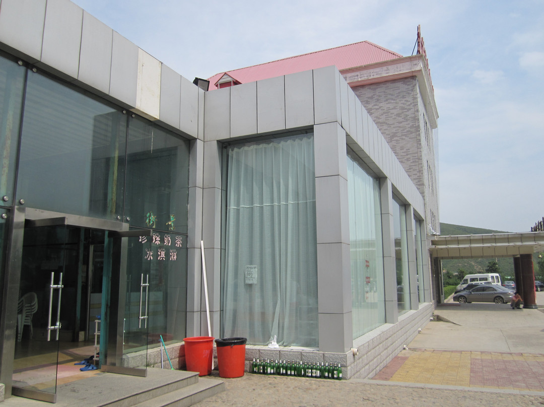 金龙温泉度假村主图