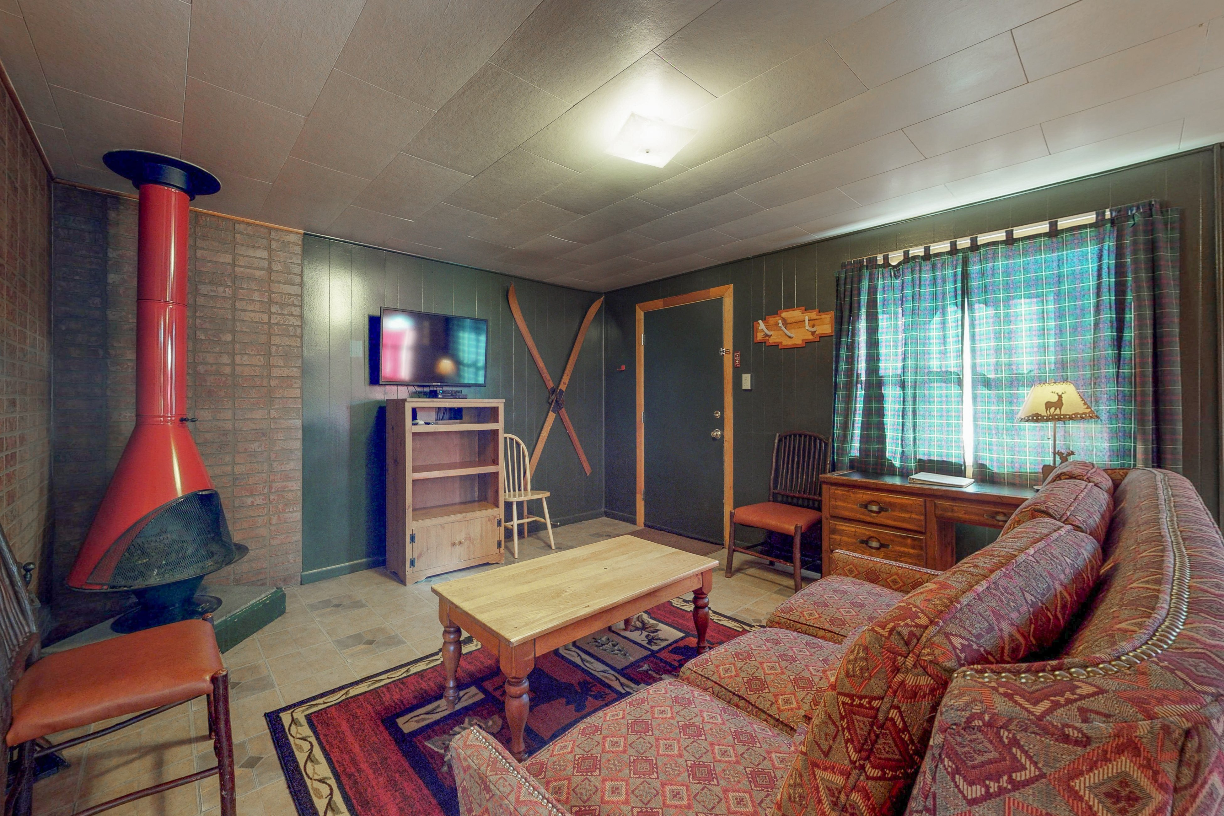 Foothills Lodge & Cabins-官方