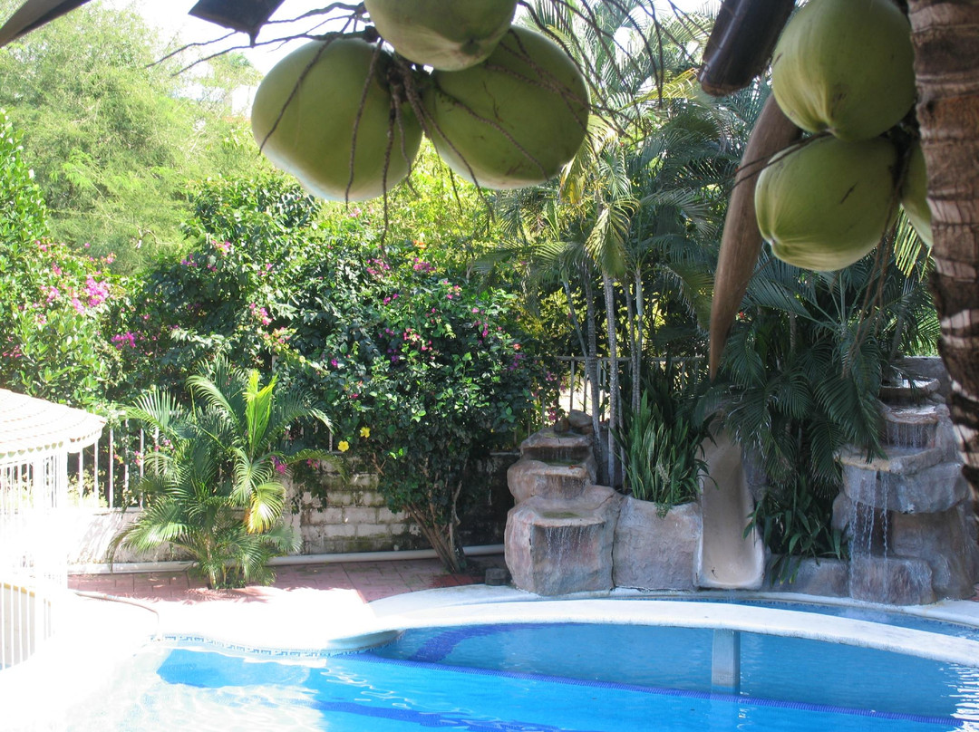 Hotel y Suites Bugambilias