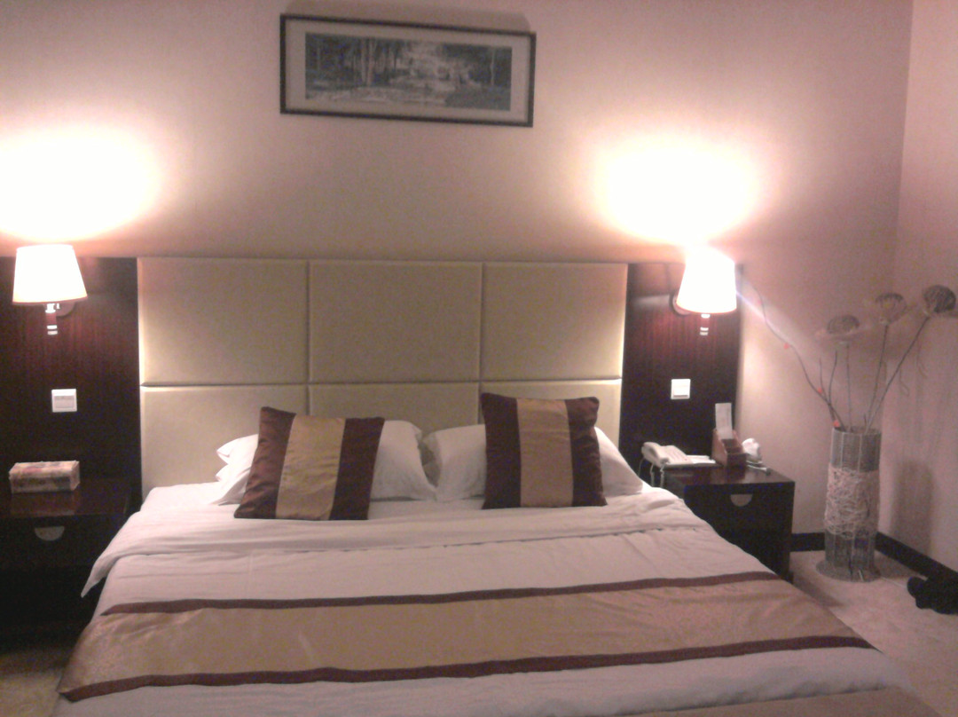 东园国际大酒店主图