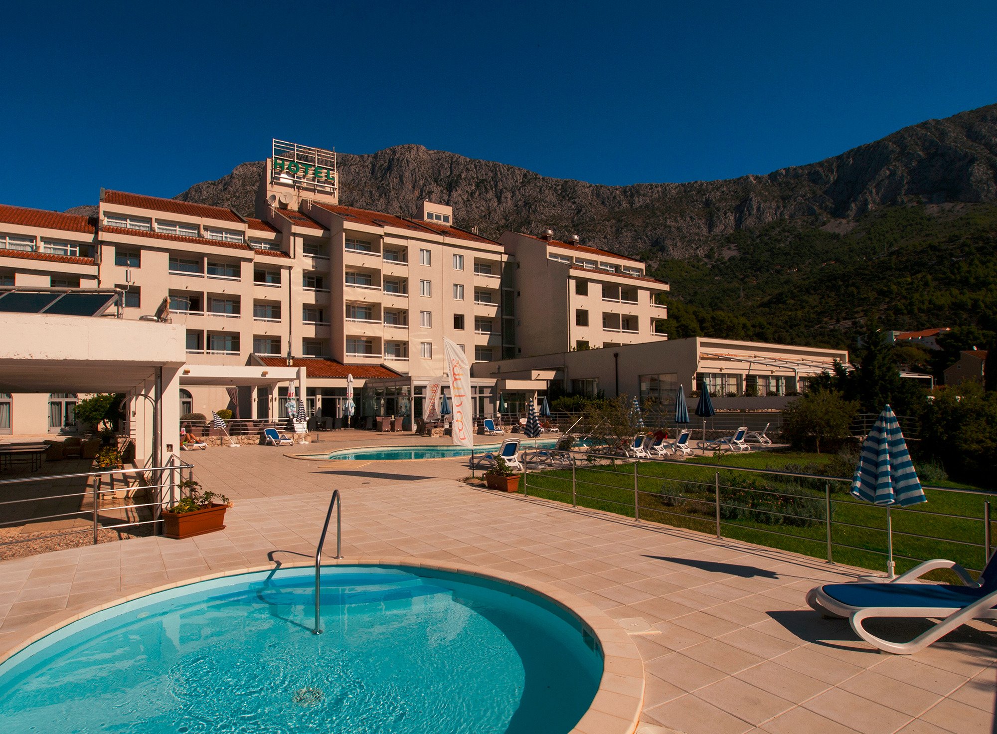 Hotel Quercus-官方