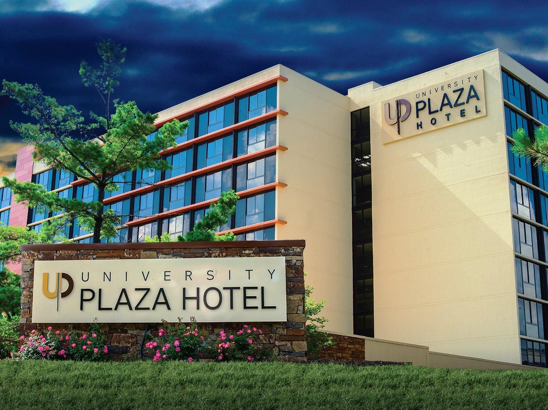 University Plaza Hotel & Convention Center