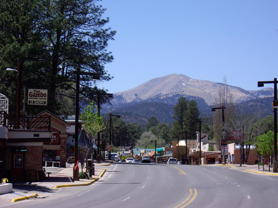 Wooly Bears Mountain Man Store-鲁伊多索必去景点