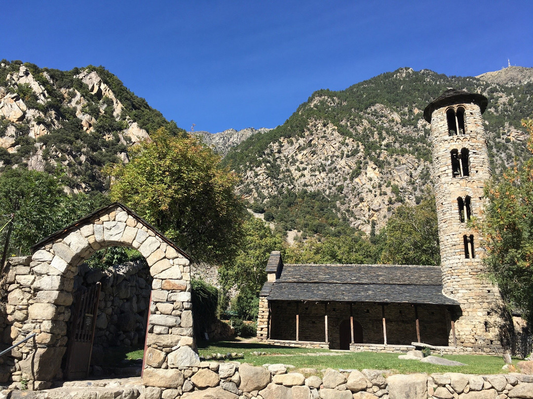 Santa Coloma Church景点图片