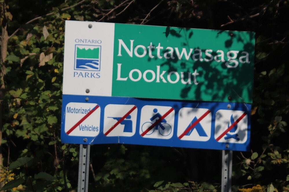 Nottawasaga Lookout Provincial Nature Reserve景点图片