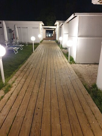 Hemingway Beach-布林迪西必去景点