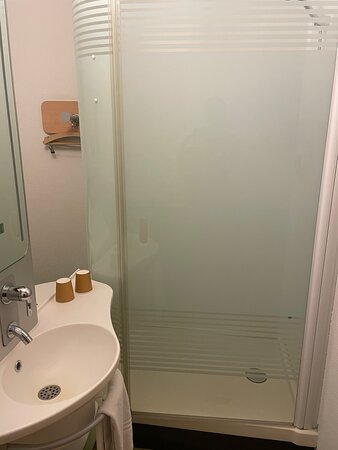 Ibis Budget Montauban Les Chaumes-浴室
