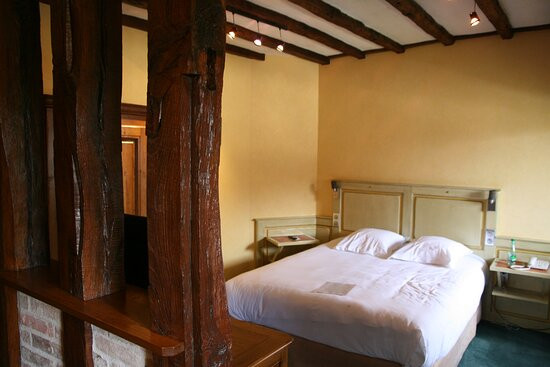 La Chaumiere Hotel & Restaurant主图