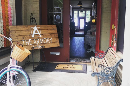 The Armory Bookstore-Monroe必去景点