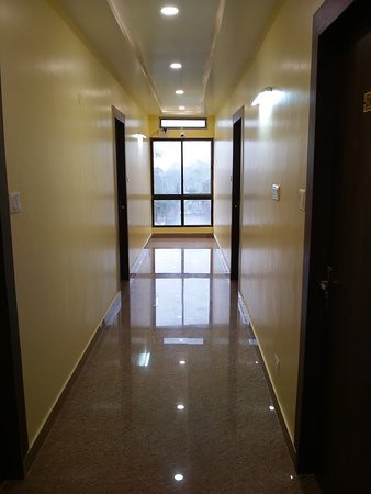 Hotel White House主图