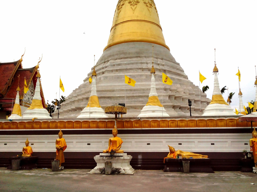 Phra That Pha Daeng旅游景点-Wat Chumphon Khiri