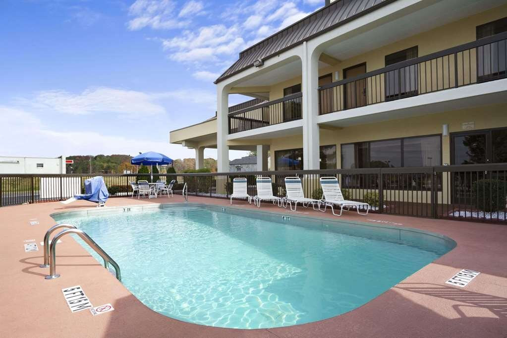 Super 8 by Wyndham Calhoun主图