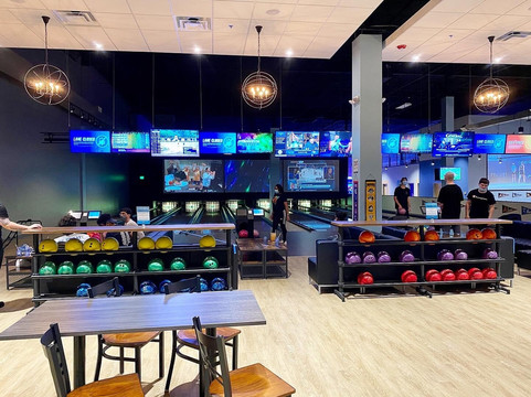 Eldersburg旅游景点-Stratosphere Social