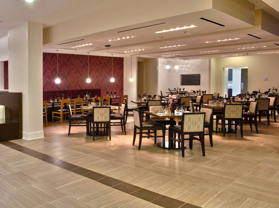 夏洛特机场假日酒店主图