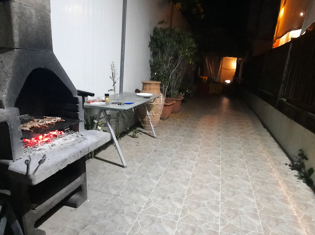 Hen Chalet & Suites主图