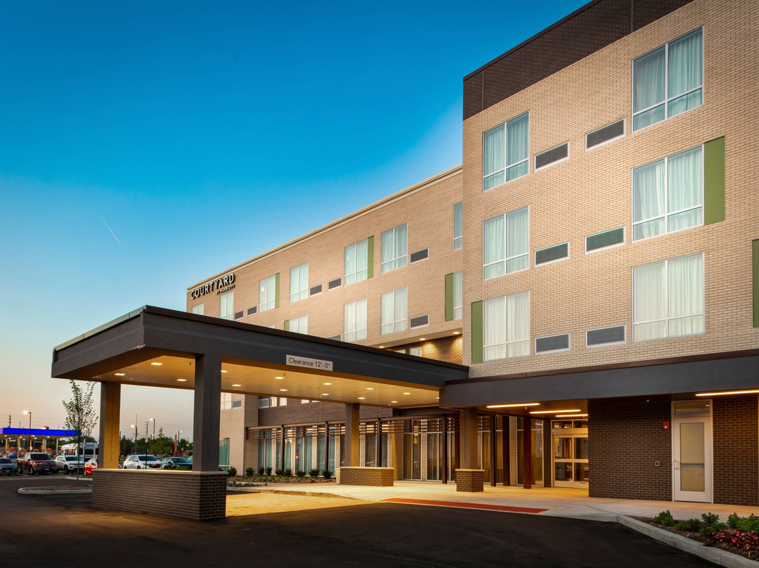 Courtyard Indianapolis West-Speedway主图