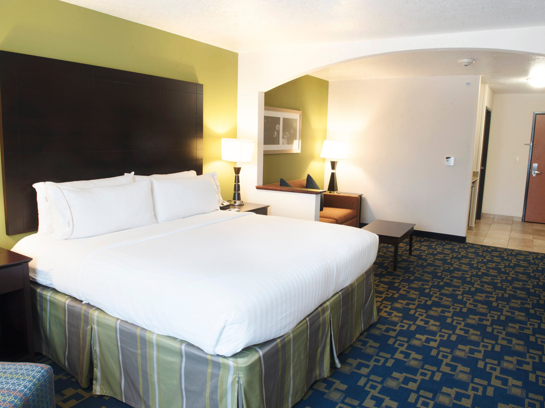 Holiday Inn Express & Suites Urbandale Des Moines By IHG主图