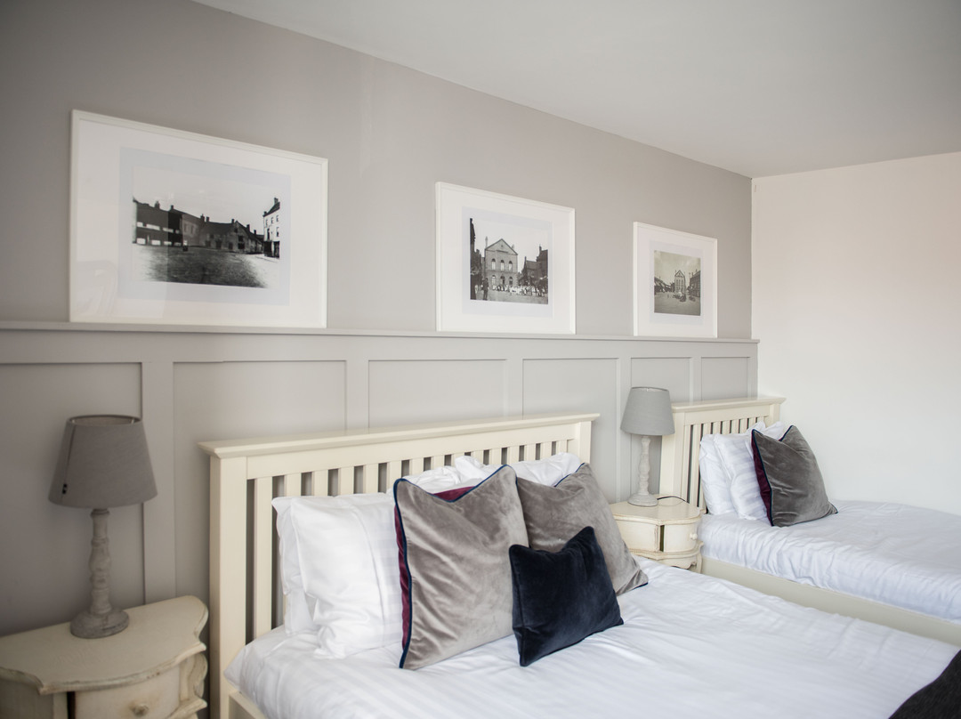 The George Hotel主图