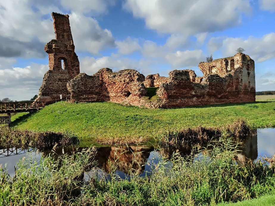 Castle in Besiekiery景点图片